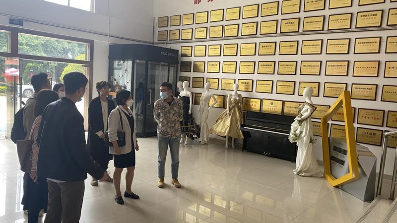 成都传媒公司的收费标准通常由以下几部分构成：